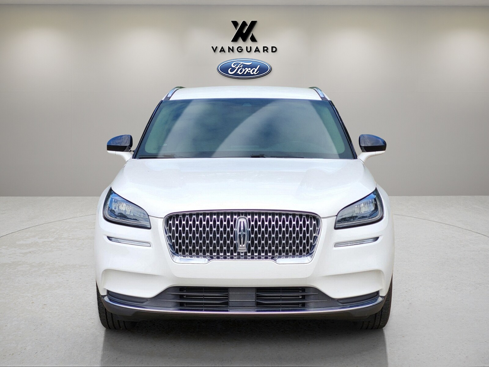 2021 Lincoln Corsair Standard photo 2