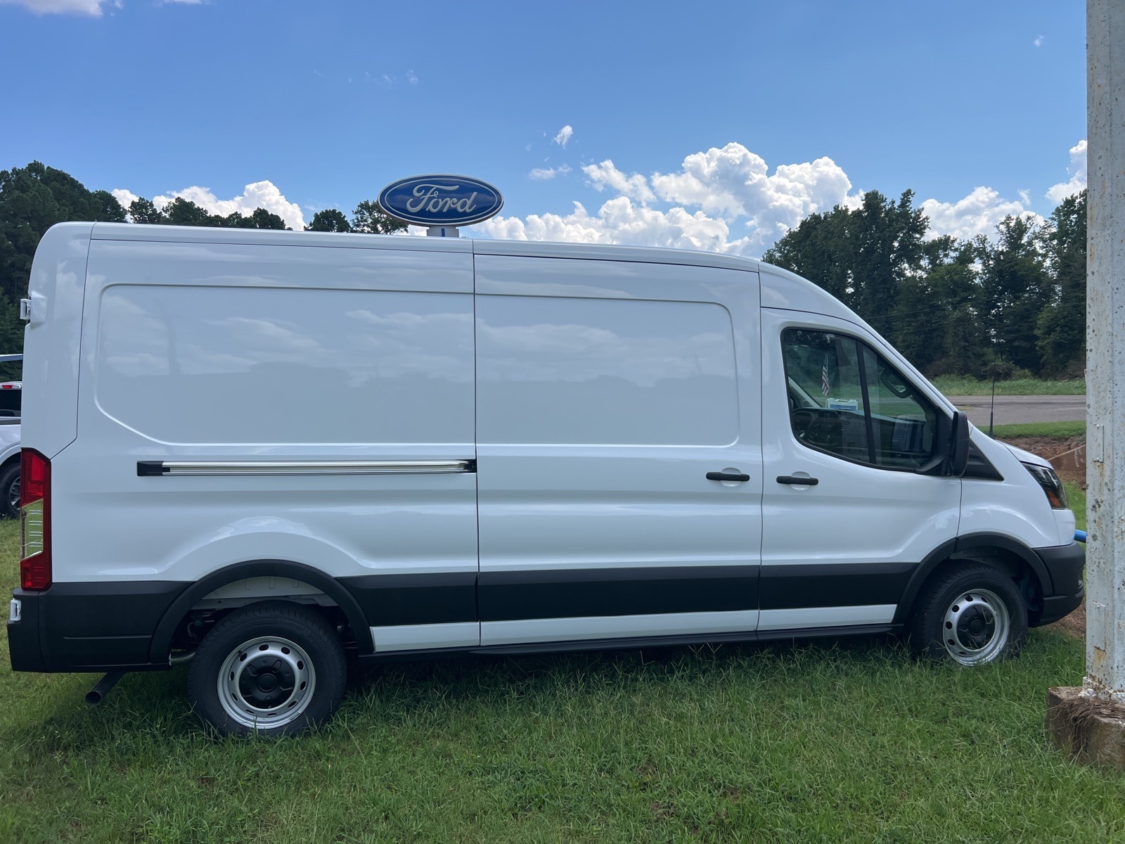 2025 Ford Transit Van photo 2