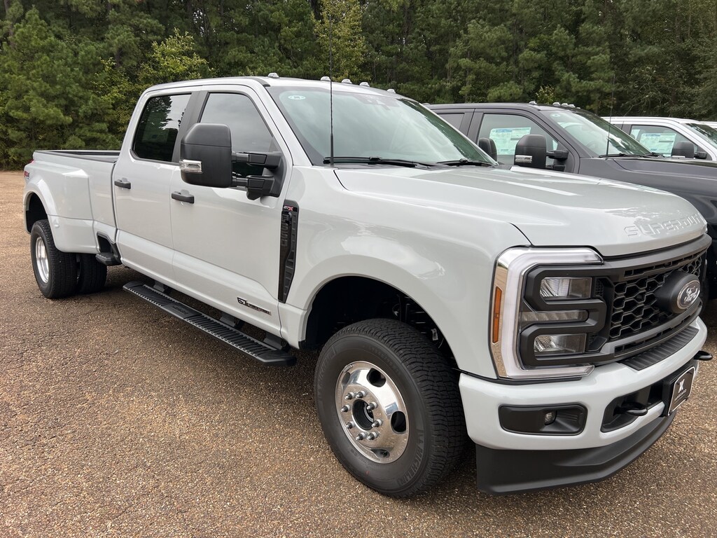 New 2026 Ford Super Duty XL Truck Crew Cab