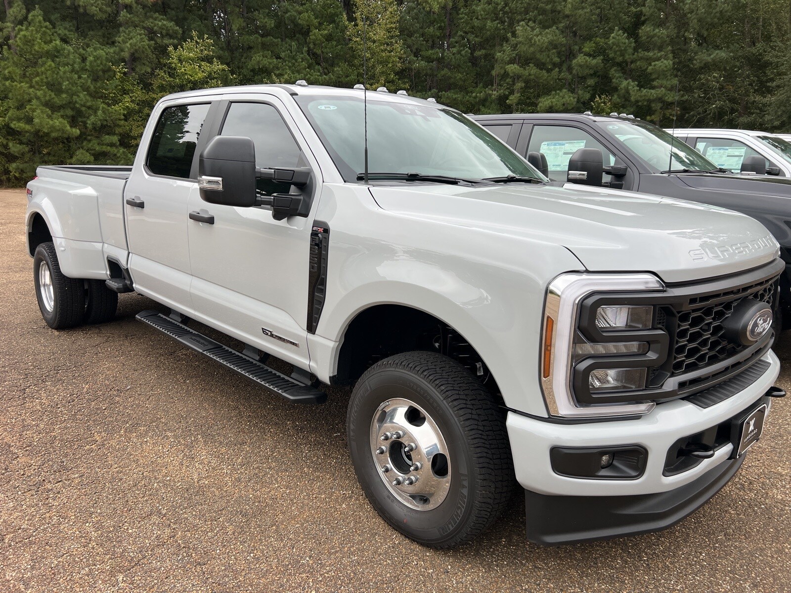 2026 Ford F-350 photo 3