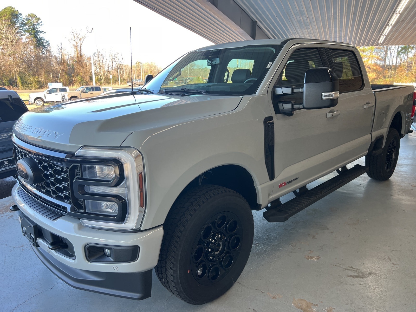 2025 Ford F-250 Super Duty Lariat's photo