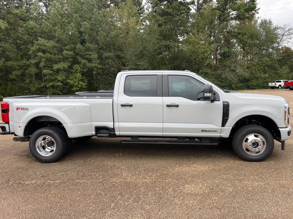New 2026 Ford Super Duty XL Truck Crew Cab