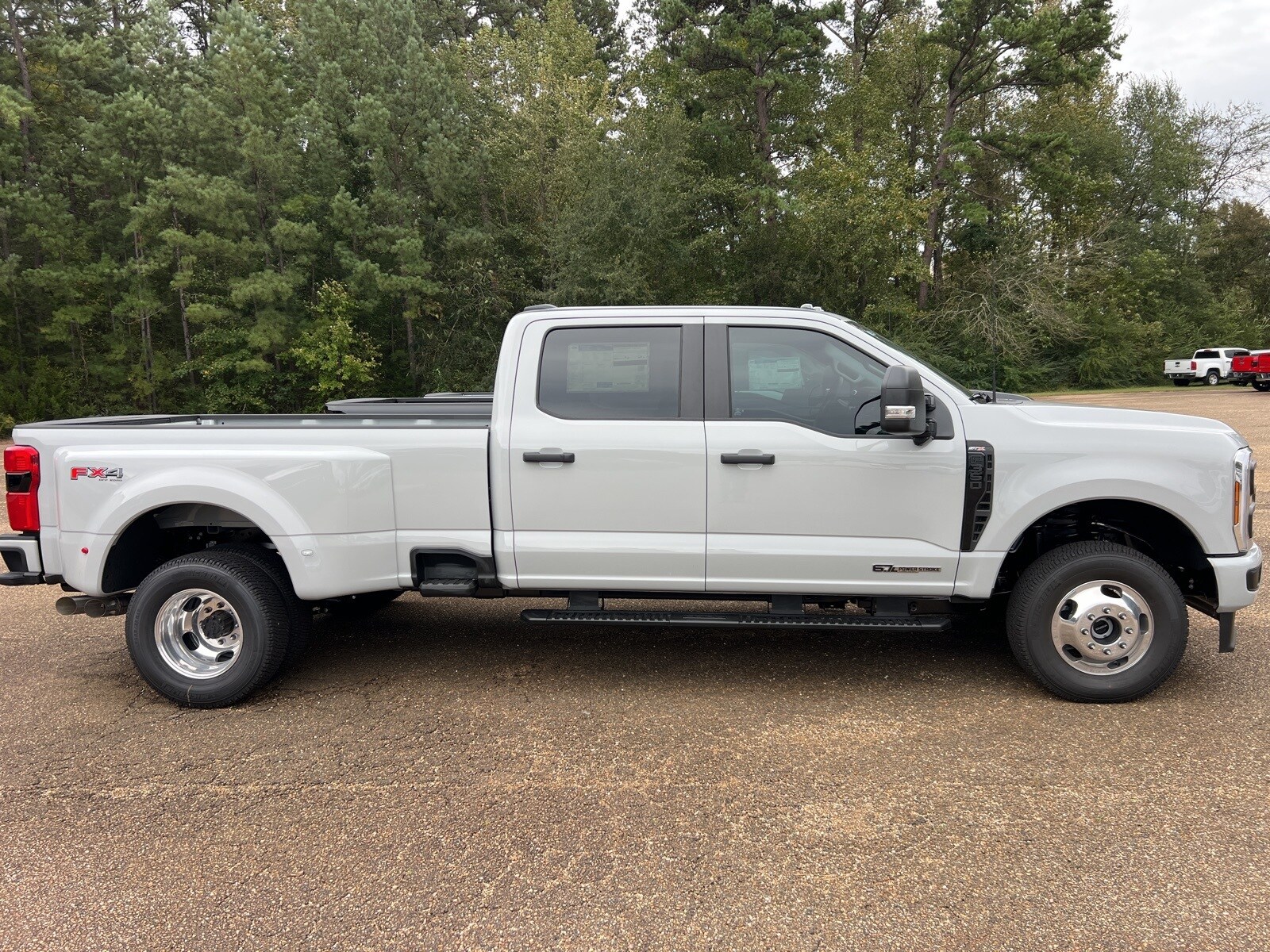 2026 Ford F-350 photo 4