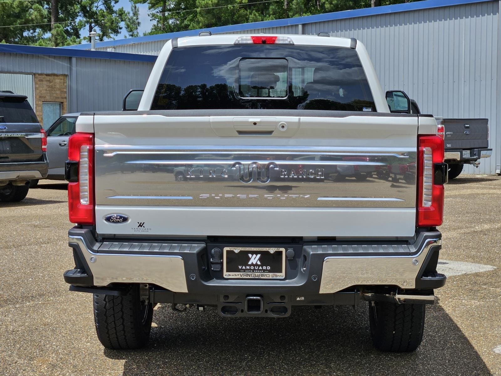 2025 Ford F-250 photo 4