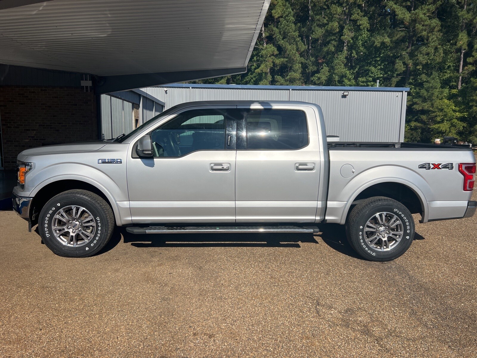 2019 Ford F-150 Lariat photo 2