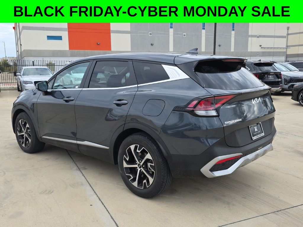 2023 Kia Sportage EX photo 3