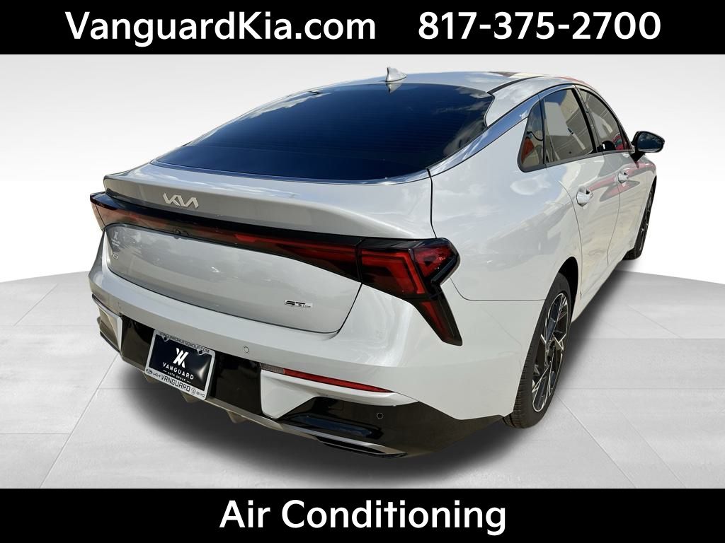 2025 Kia K5 GT-Line photo 4