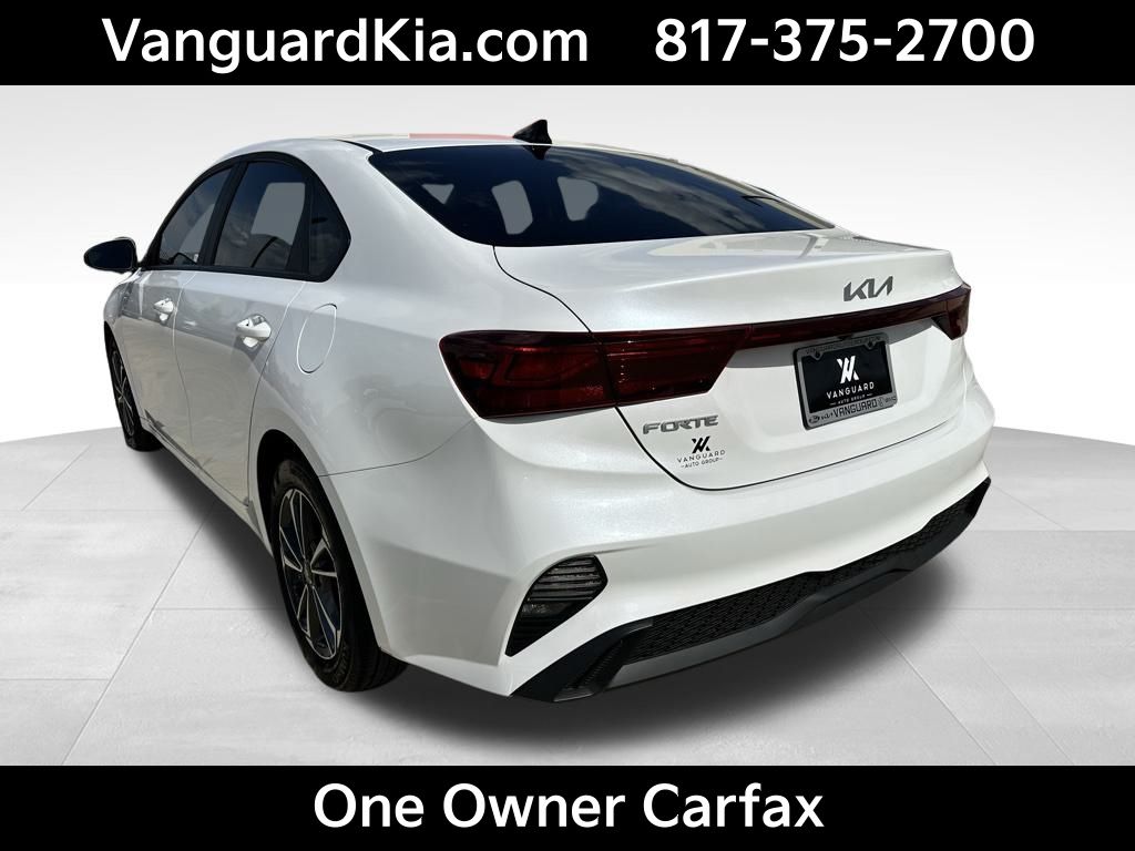 2023 Kia Forte LXS photo 2