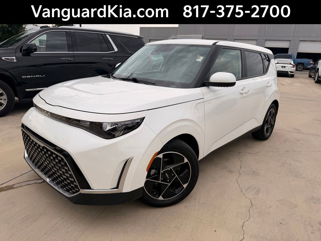 2025 Kia Soul 2.0L EX 6 IVT's photo