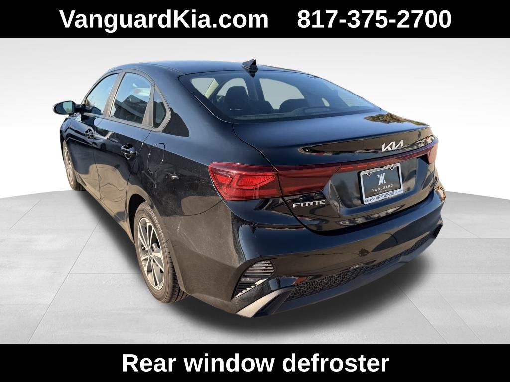 2023 Kia Forte LXS photo 2
