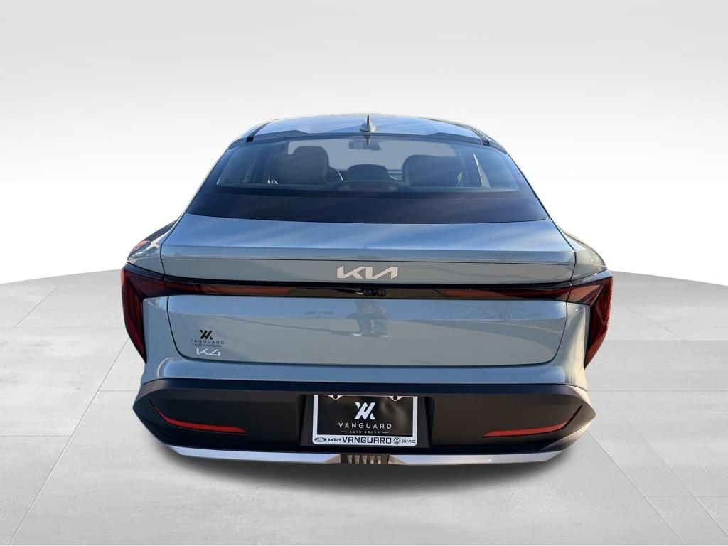New 2025 Kia K4 LXS Sedan