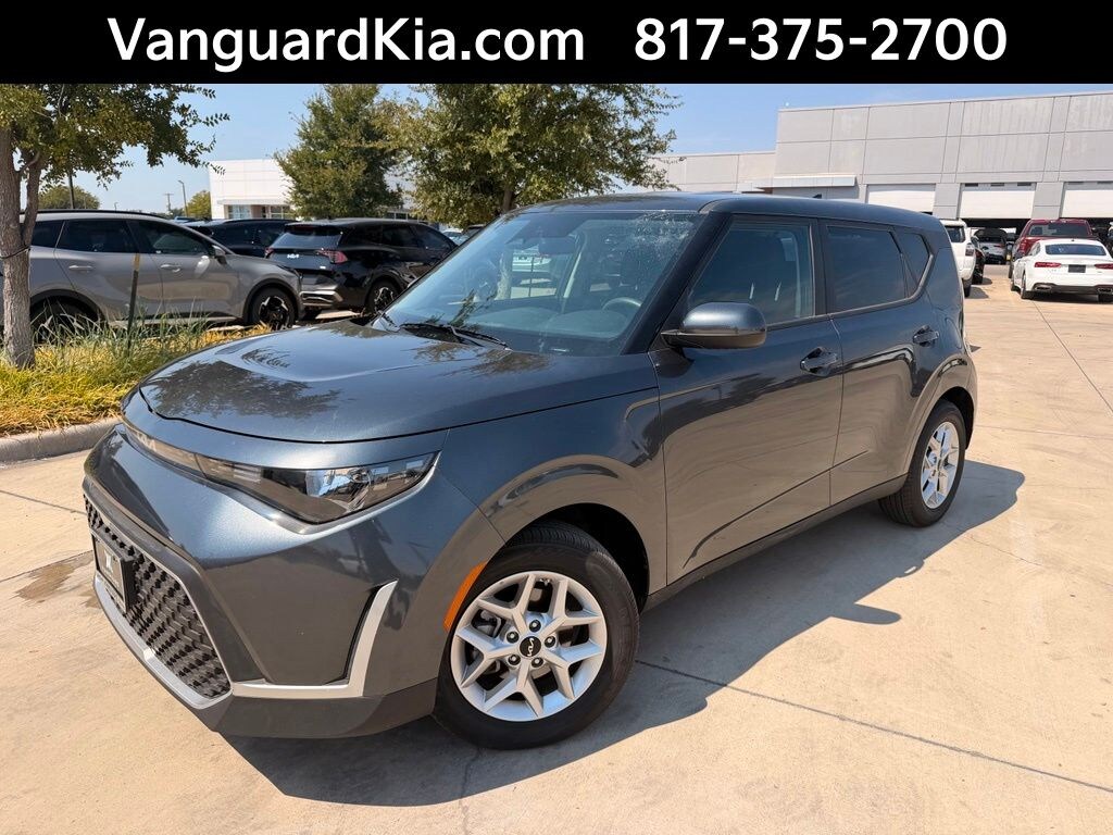 Certified 2025 Kia Soul LX Tech PKG Hatchback
