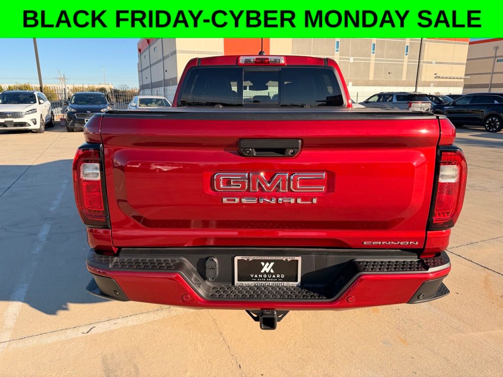 2024 Gmc Canyon Denali photo 2