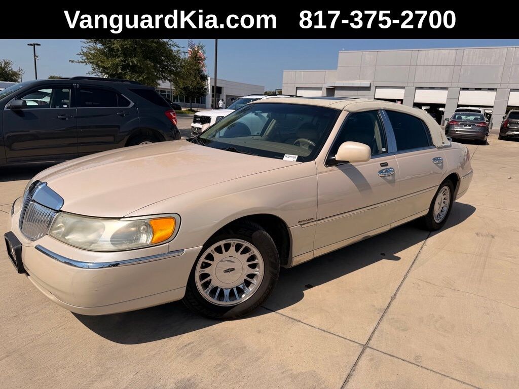 Used 2001 Lincoln Town Car Cartier Sedan