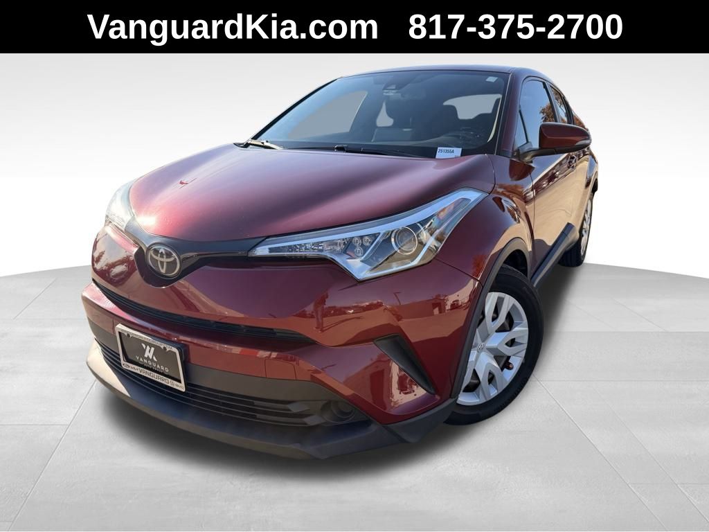 2019 Toyota C-HR LE's photo