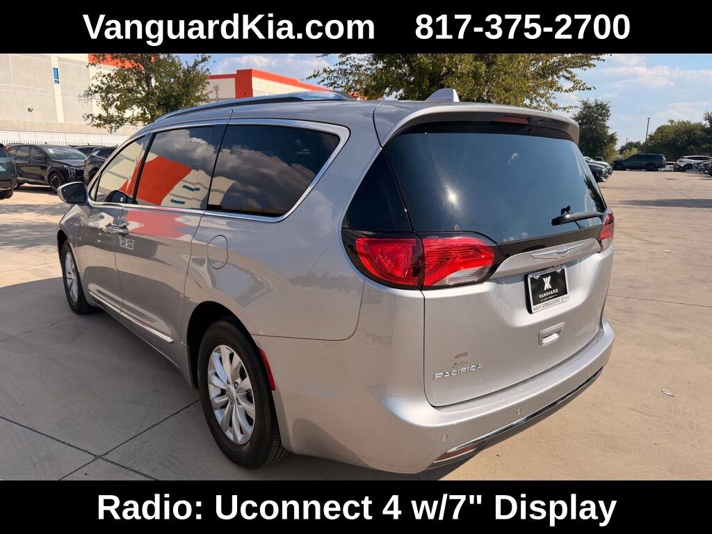 Used 2019 Chrysler Pacifica Touring L Minivan/Van