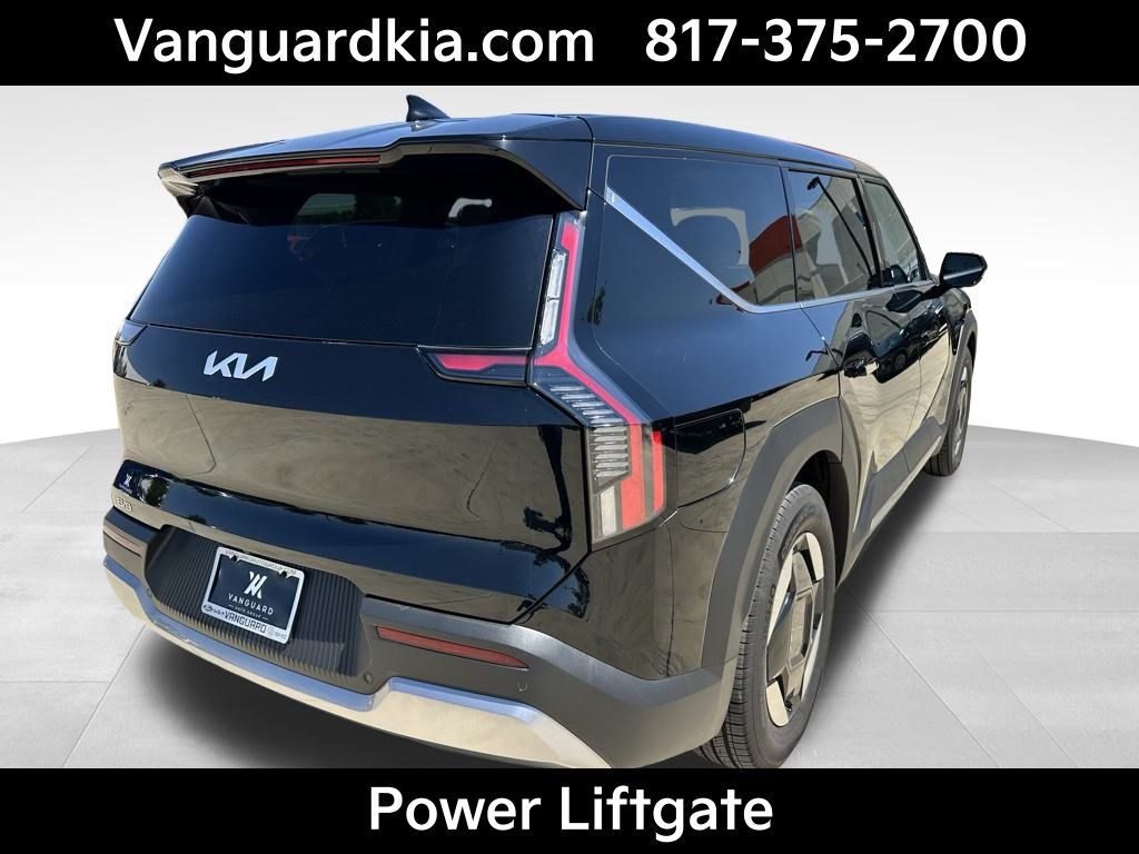 2026 Kia EV9 Light Long Range photo 4