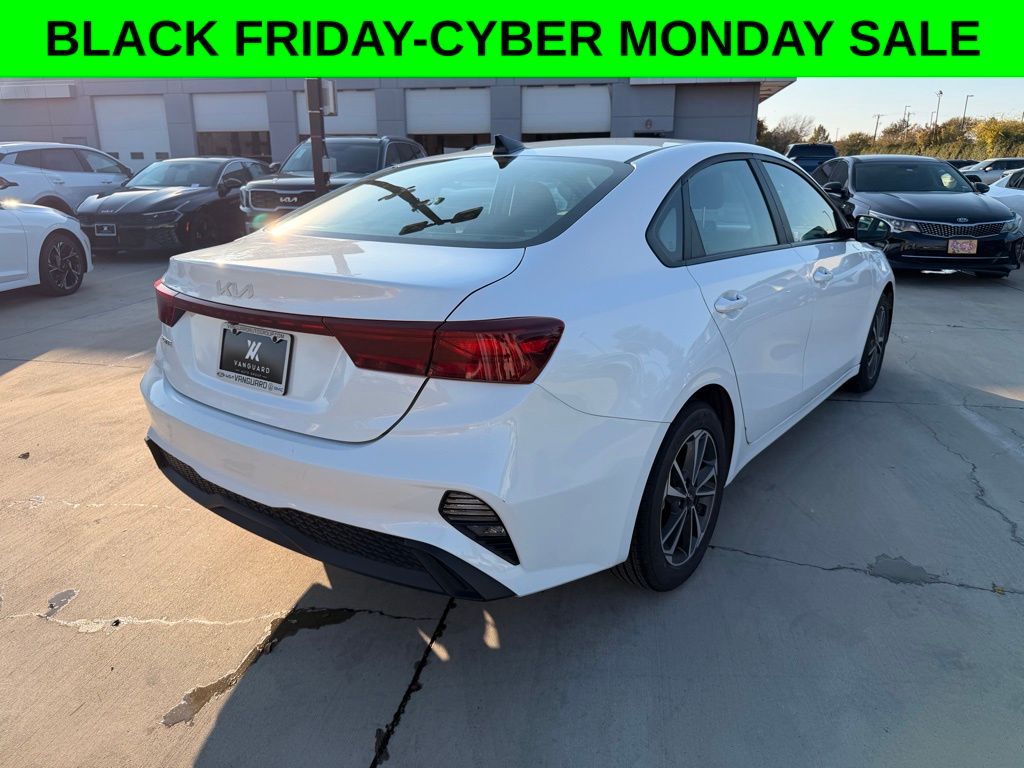 2024 Kia Forte LXS photo 4