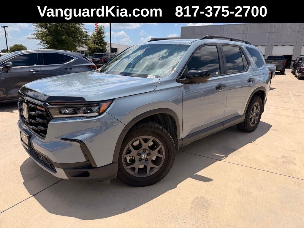 Used 2025 Honda Pilot TrailSport SUV