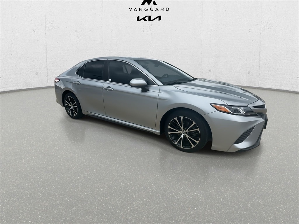 Used 2020 Toyota Camry SE with VIN 4T1G11AK4LU911233 for sale in Arlington, TX