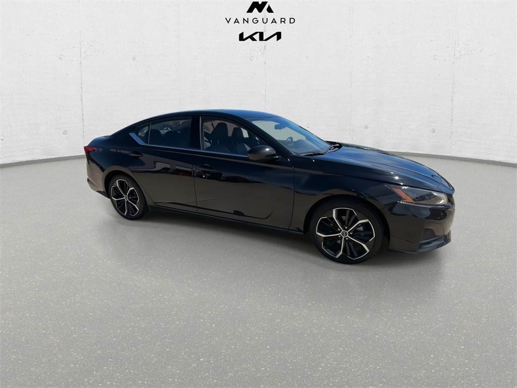 Used 2023 Nissan Altima SR with VIN 1N4BL4CV6PN368703 for sale in Arlington, TX