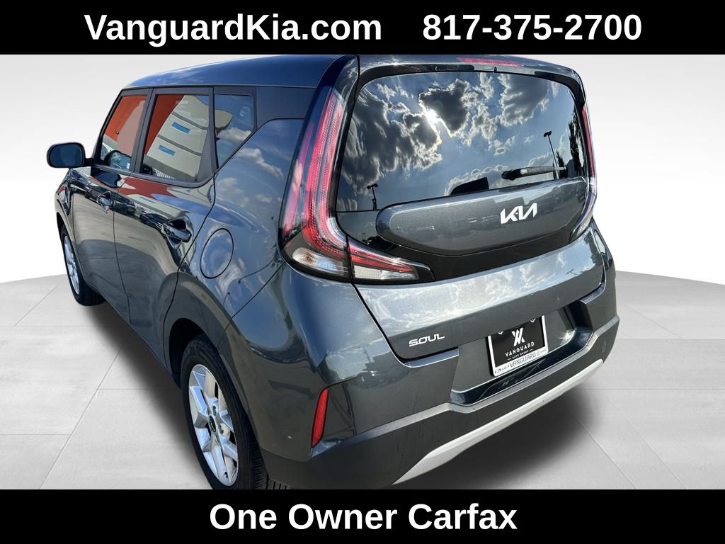 2023 Kia Soul LX photo 2