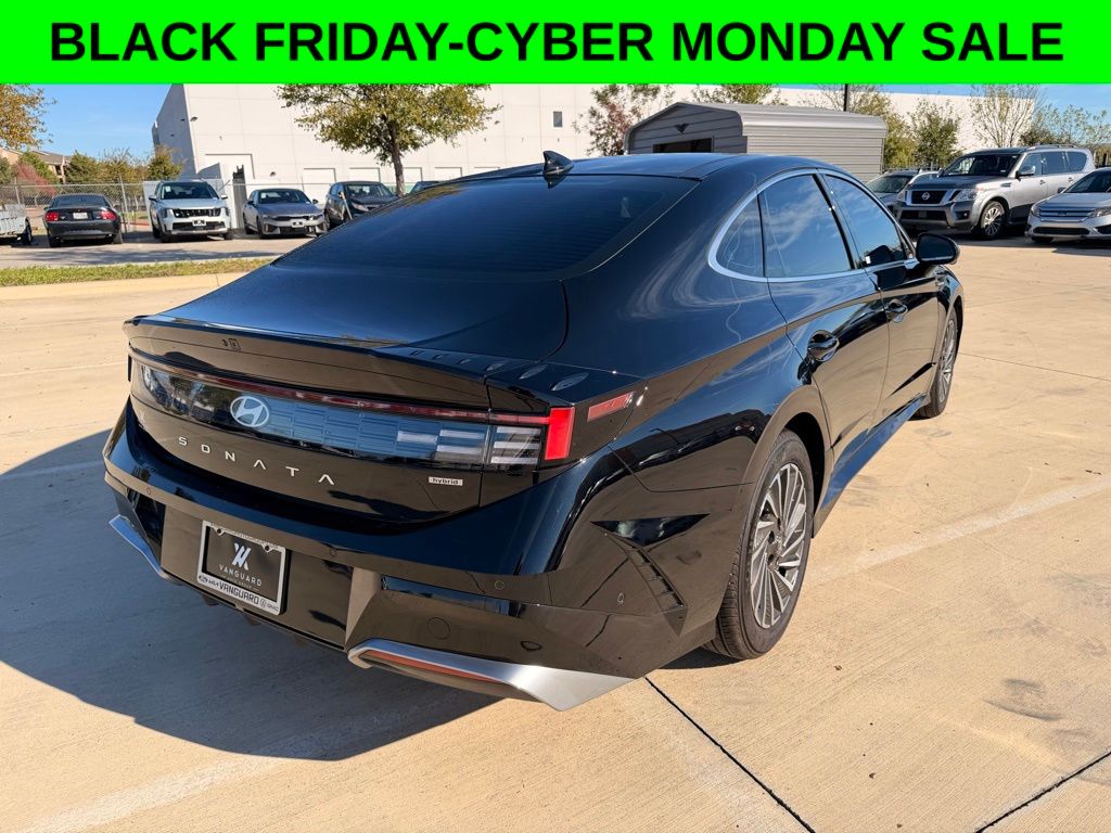 2025 Hyundai Sonata Hybrid Limited photo 4