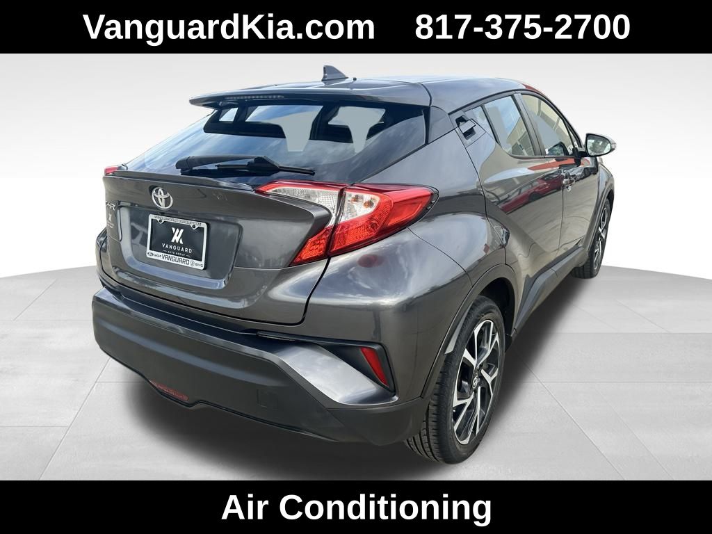 2018 Toyota C-HR XLE photo 4