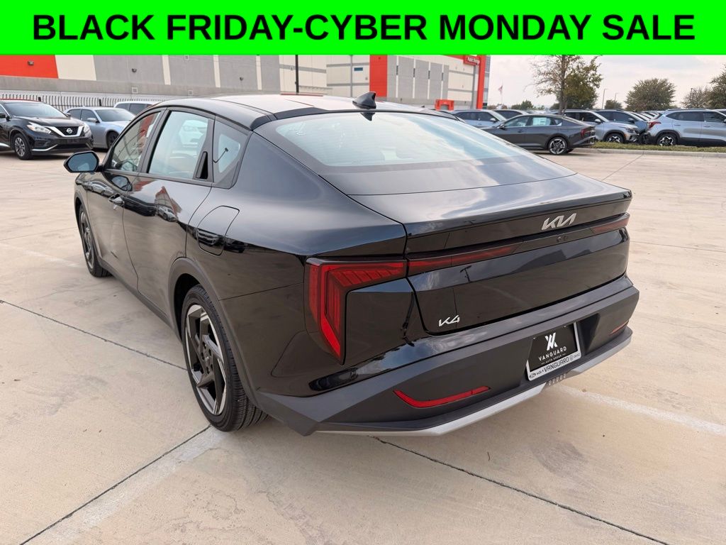 2025 Kia K4 EX photo 2