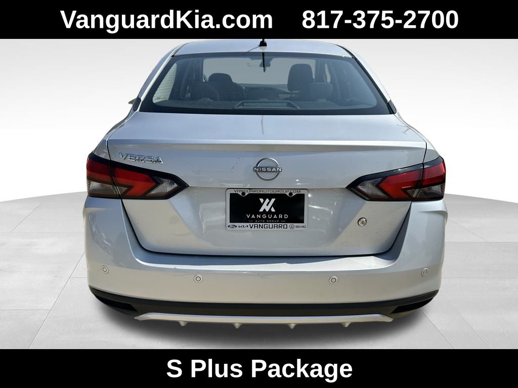 2024 Nissan Versa 1.6 S photo 3