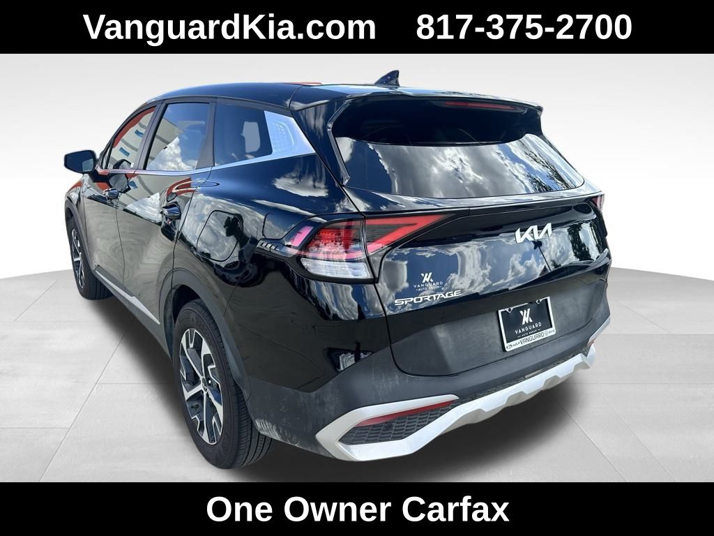2024 Kia Sportage EX photo 2