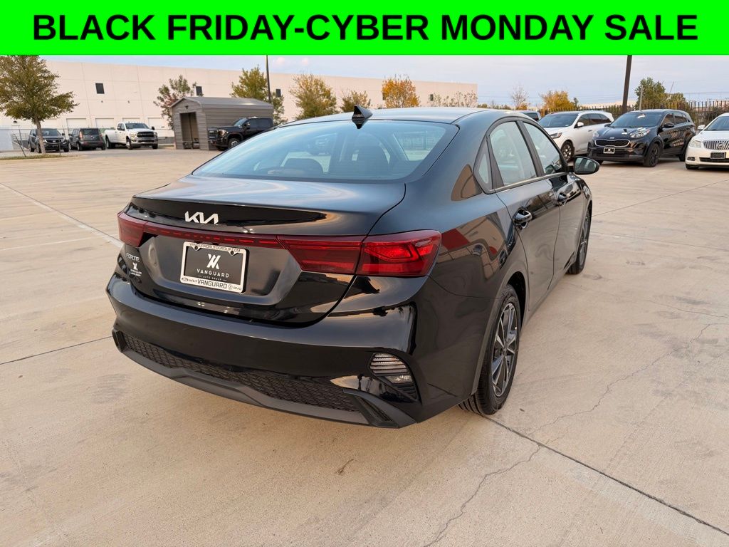 2024 Kia Forte LXS photo 2