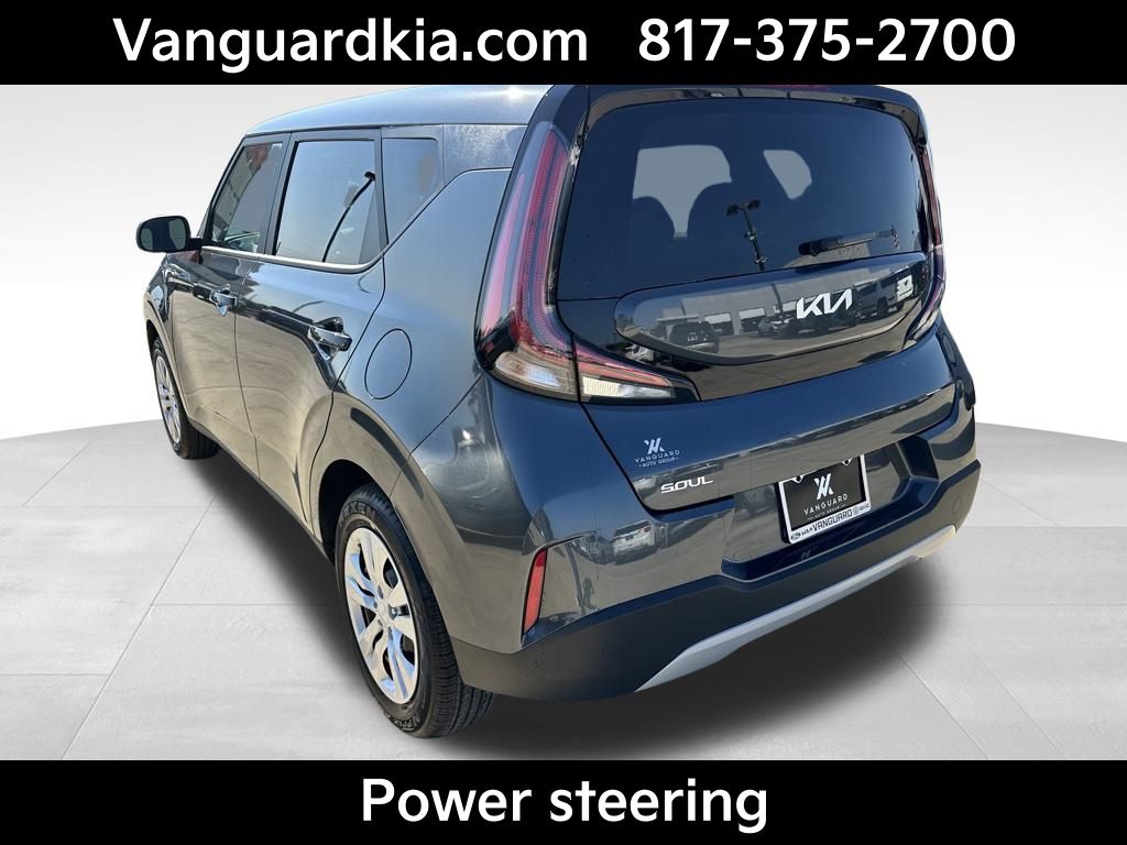 2025 Kia Soul LX photo 2