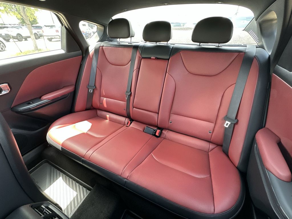 2025 Kia K4 GT-Line Turbo - Photo 28