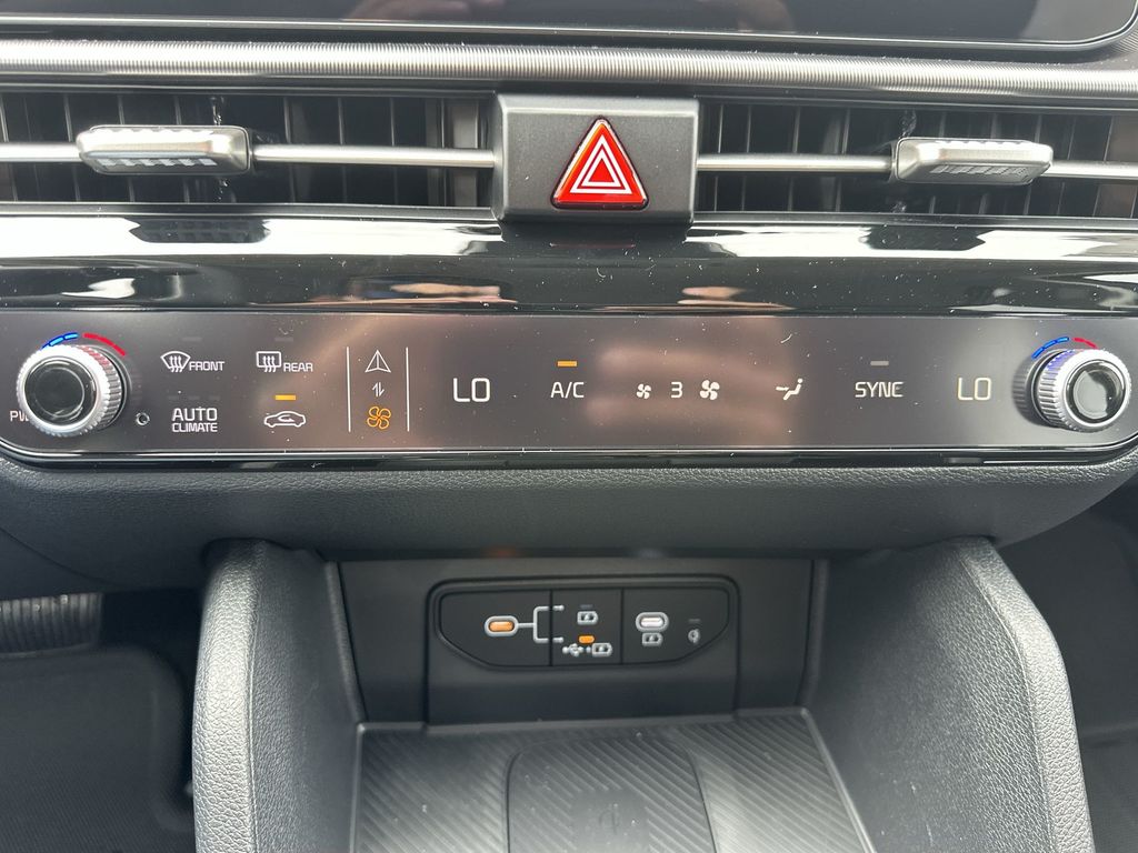 2026 Kia Sportage EX - Photo 17