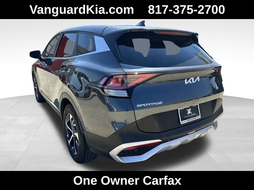 2025 Kia Sportage EX photo 2