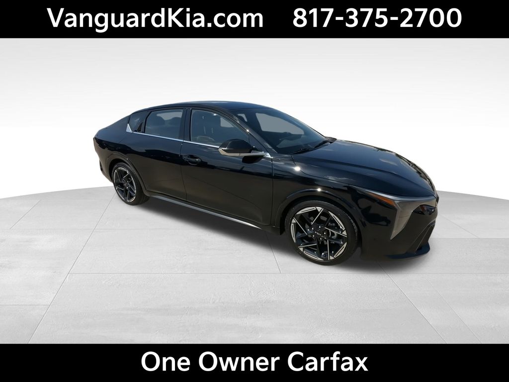 2025 Kia K4 GT-Line photo 2