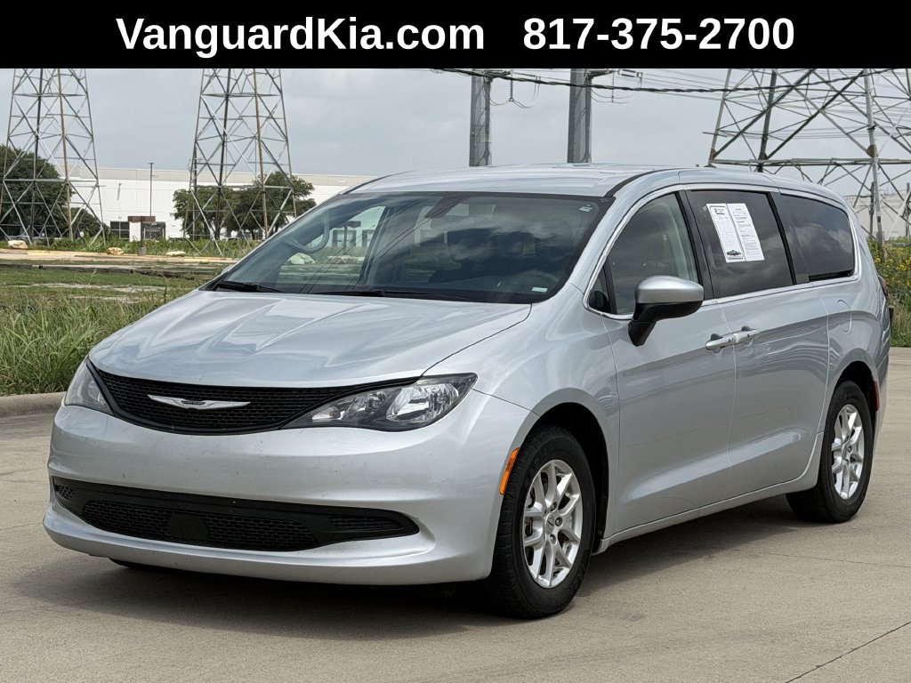 2022 Chrysler Voyager