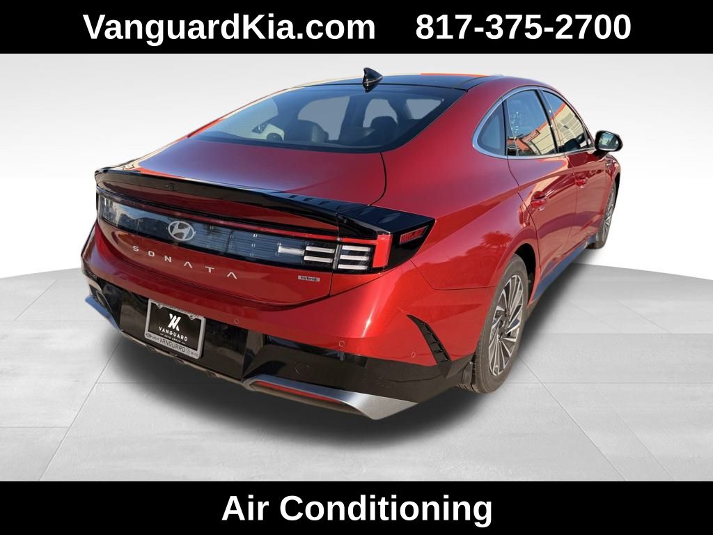 2025 Hyundai Sonata Hybrid Limited photo 4