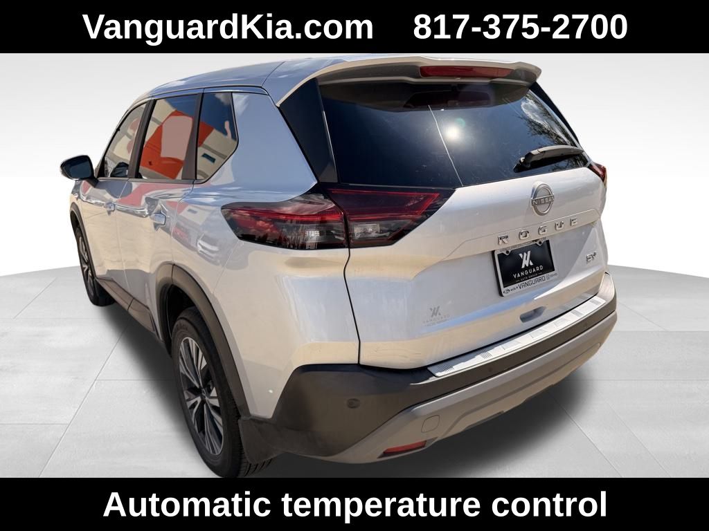 2023 Nissan Rogue SV photo 2