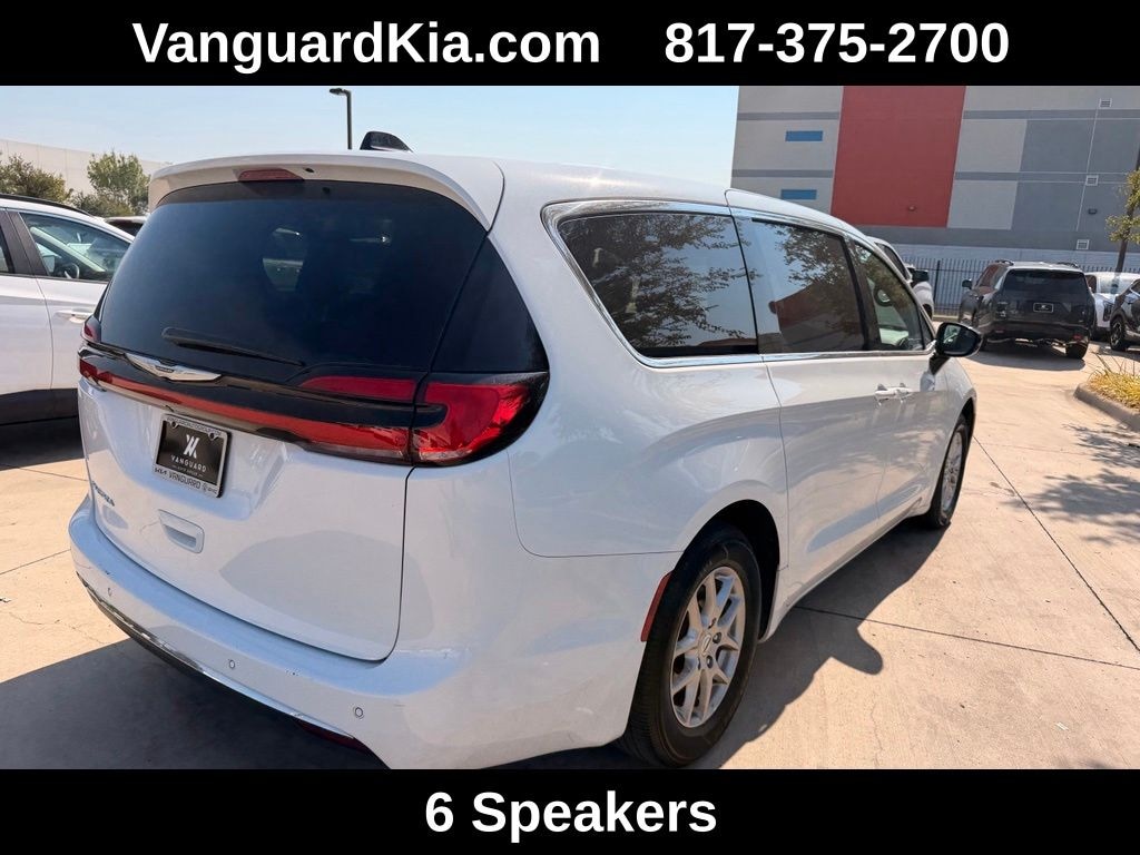 Used 2025 Chrysler Pacifica Select Minivan/Van