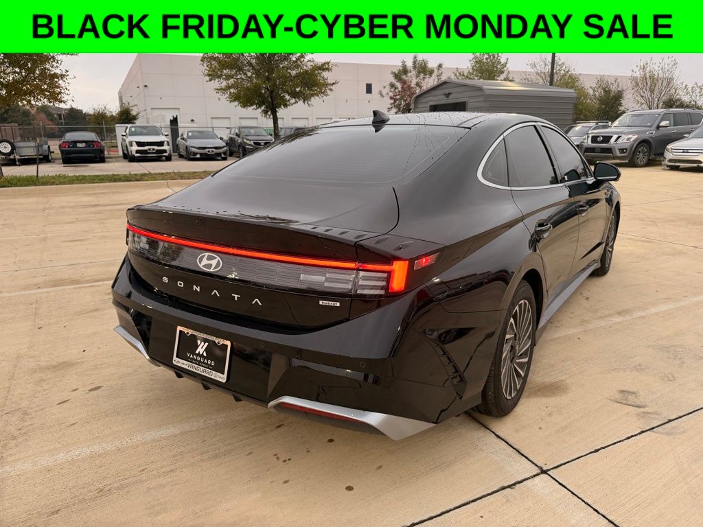 2025 Hyundai Sonata Hybrid Limited photo 4