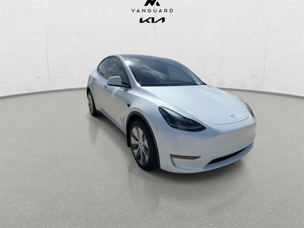 Used 2024 Tesla Model Y Long Range with VIN 7SAYGDEE2RA264457 for sale in Arlington, TX