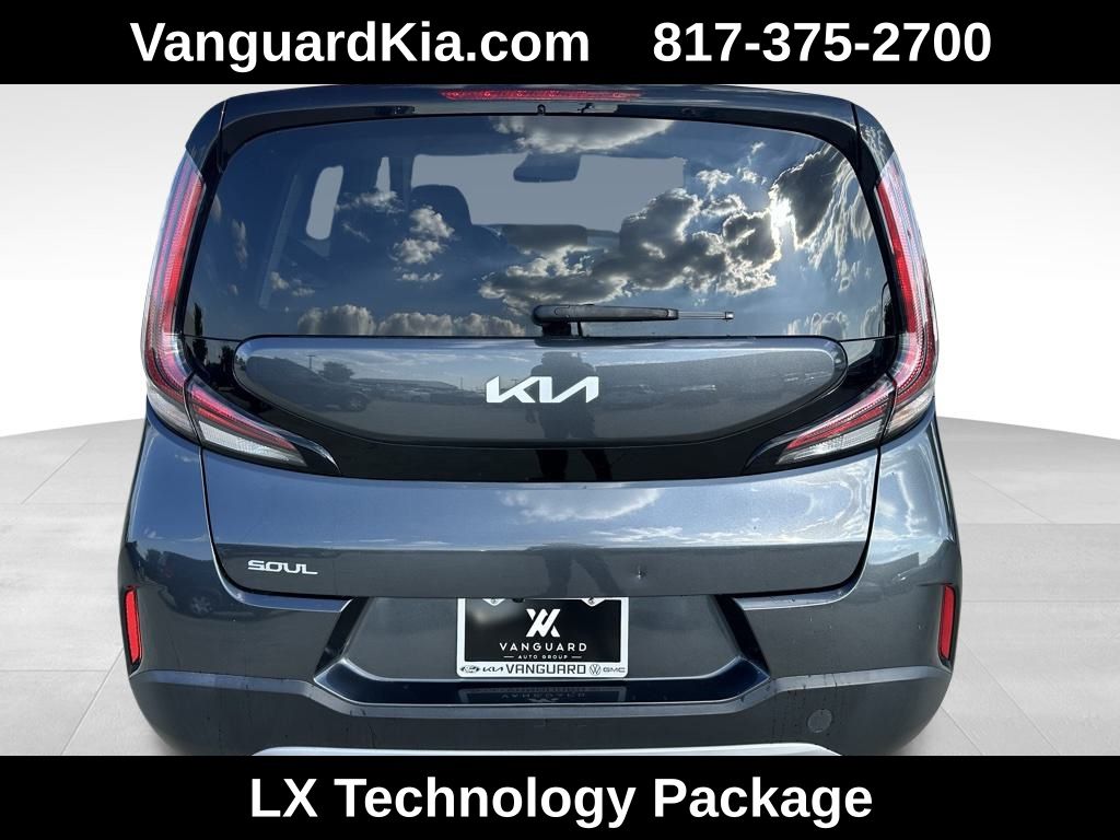 2023 Kia Soul LX photo 3