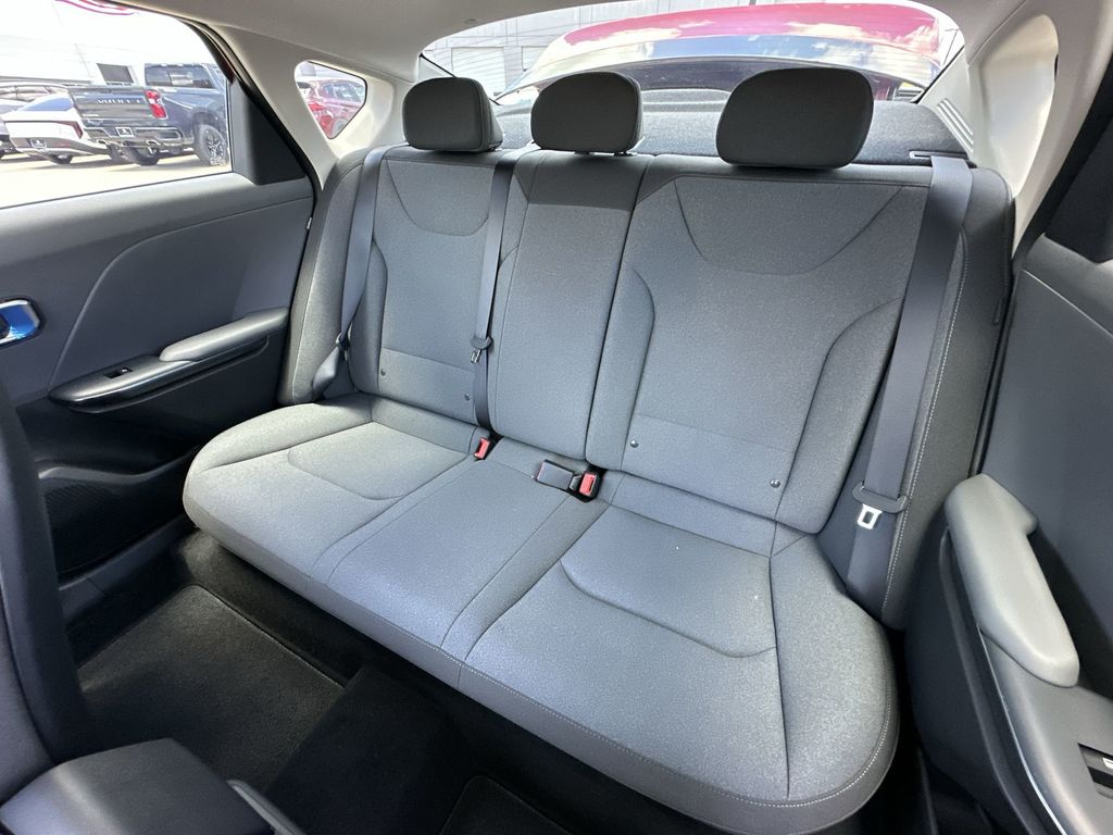 2025 Kia K4 LXS - Photo 24