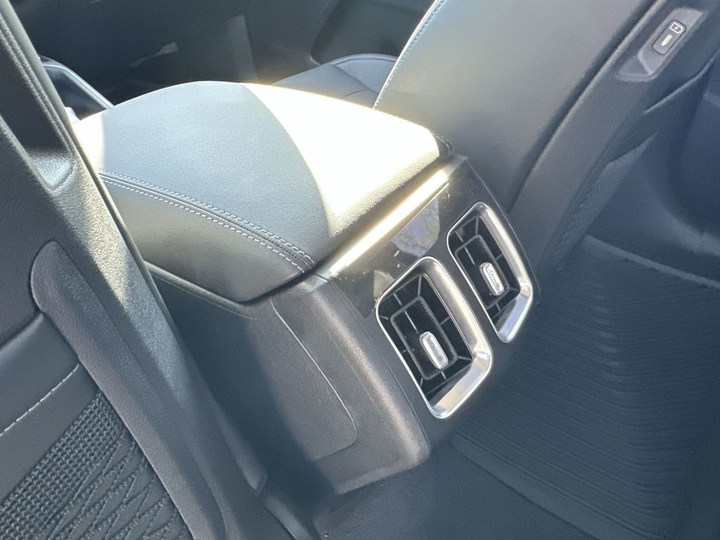 2025 Kia Sorento EX - Photo 24