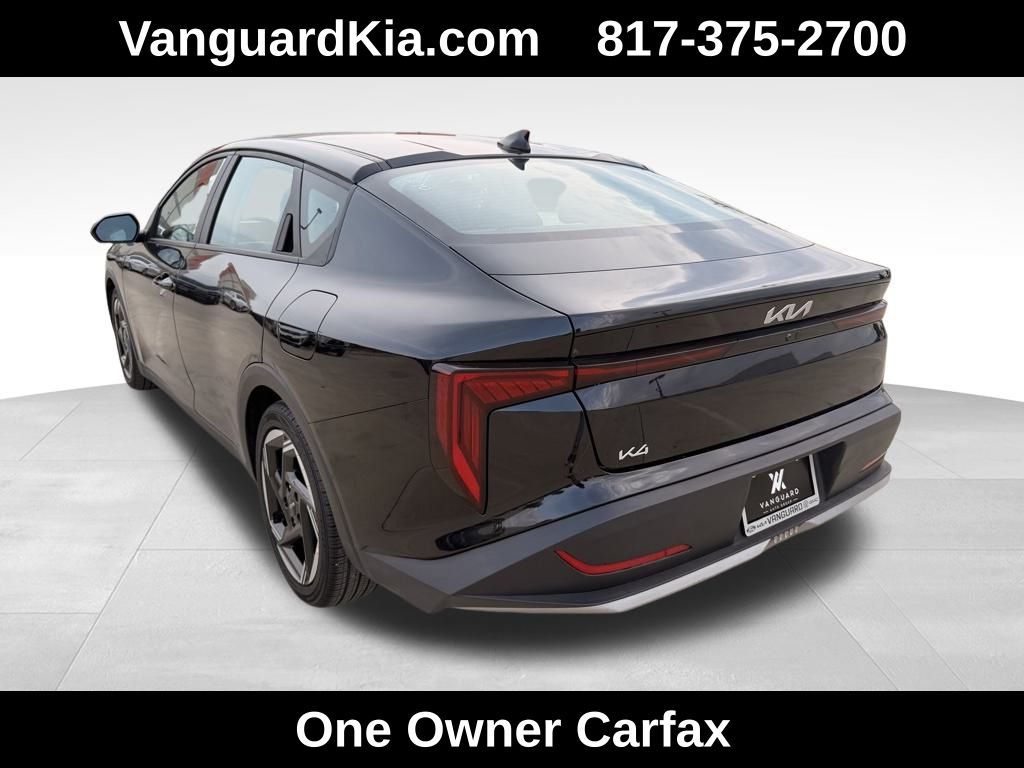 2025 Kia K4 EX photo 2