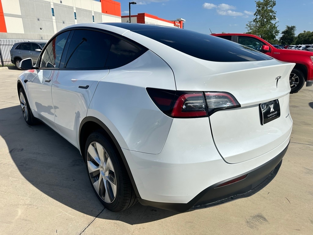 Used 2024 Tesla Model Y Long Range with VIN 7SAYGDEE2RA264457 for sale in Arlington, TX