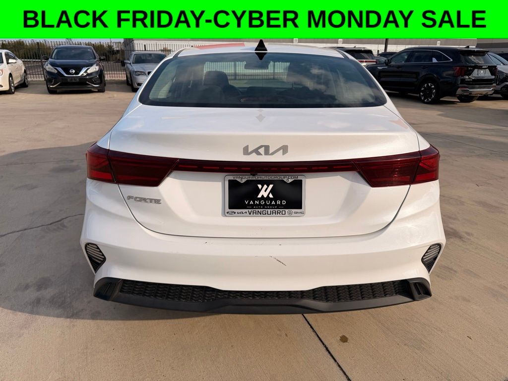 2023 Kia Forte LXS photo 3