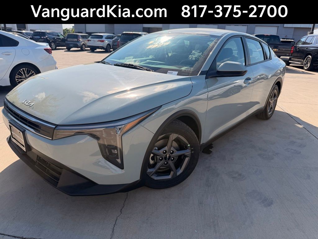 2025 Kia K4 LXS